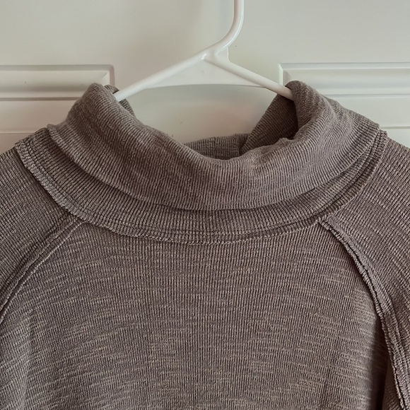 EUC Free People Split Back Turtleneck - Stone - Picture 7 of 11